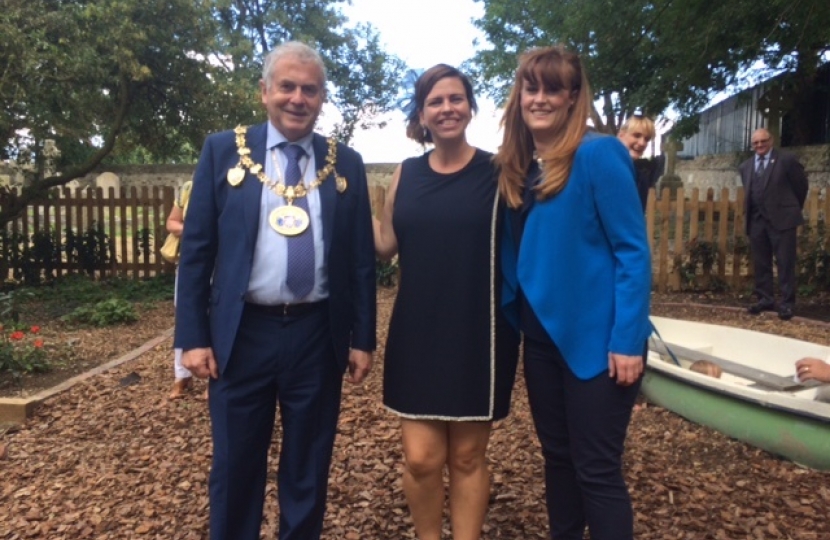 Kelly Joins Opening of Making Miracles Baby Memorial Garden